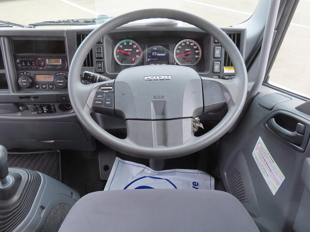 いすゞフォワードアルミウイング中型（4t）[写真23]