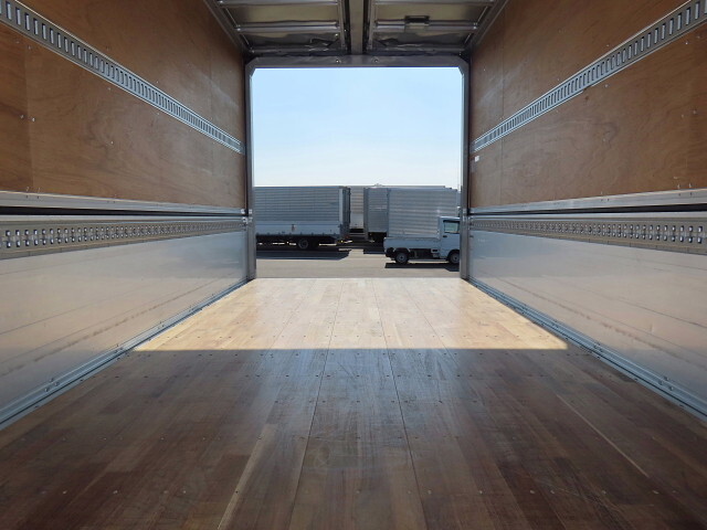 いすゞフォワードアルミウイング中型（4t）[写真29]