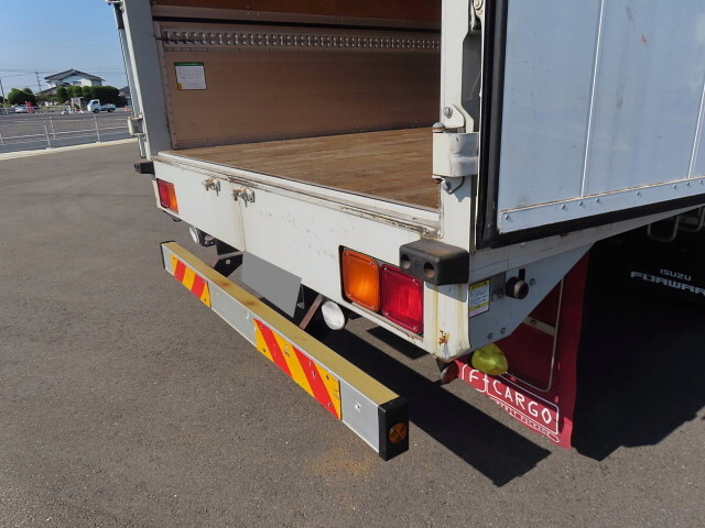 いすゞフォワードアルミウイング中型（4t）[写真30]