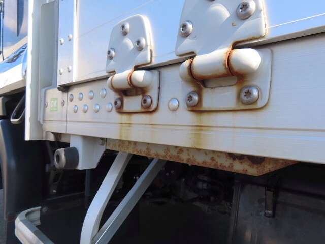 いすゞフォワードアルミウイング中型（4t）[写真32]