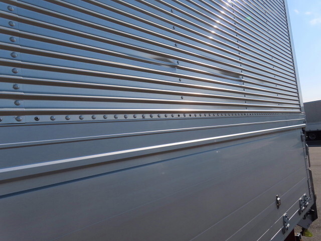 いすゞフォワードアルミウイング中型（4t）[写真33]