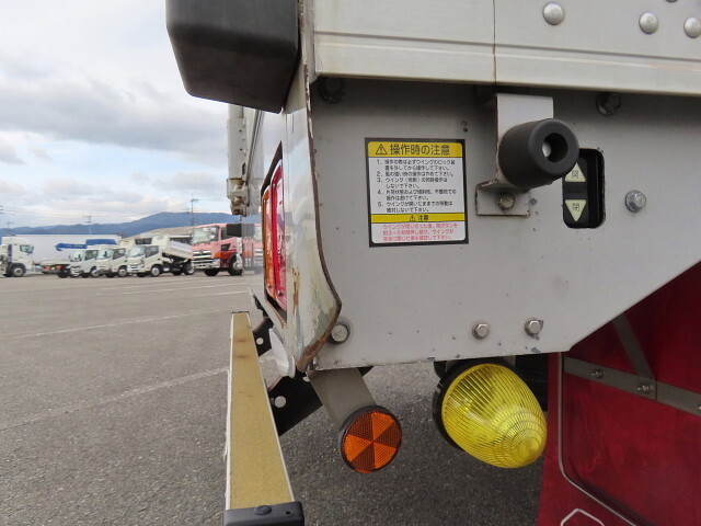 いすゞフォワードアルミウイング中型（4t）[写真33]