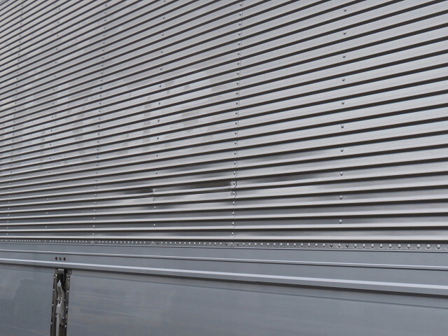 いすゞフォワードアルミウイング中型（4t）[写真37]