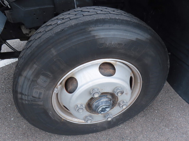 いすゞフォワードアルミウイング中型（4t）[写真13]