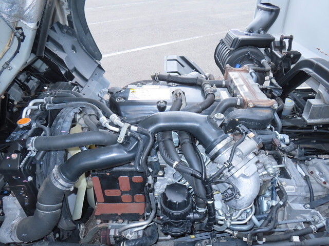 いすゞフォワードアルミウイング中型（4t）[写真14]