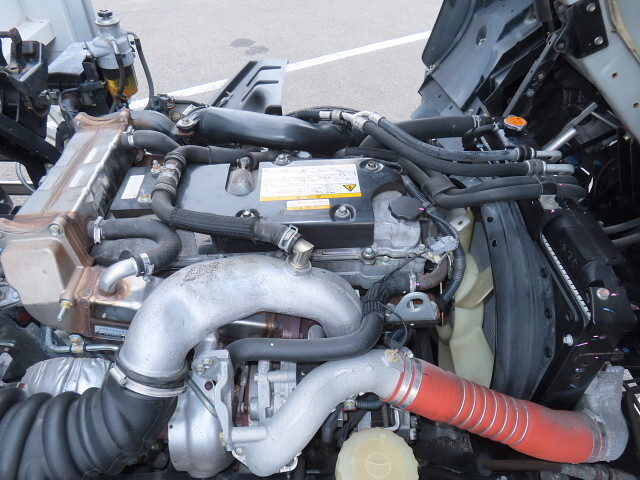 いすゞフォワードアルミウイング中型（4t）[写真15]