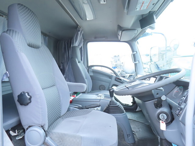 いすゞフォワードアルミウイング中型（4t）[写真19]