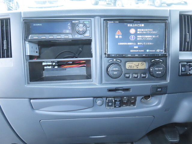 いすゞフォワードアルミウイング中型（4t）[写真23]