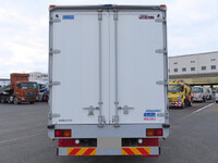 いすゞフォワードアルミウイング中型（4t）[写真06]