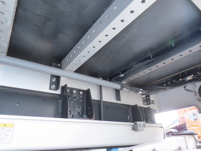 日野レンジャーアルミウイング中型（4t）[写真10]