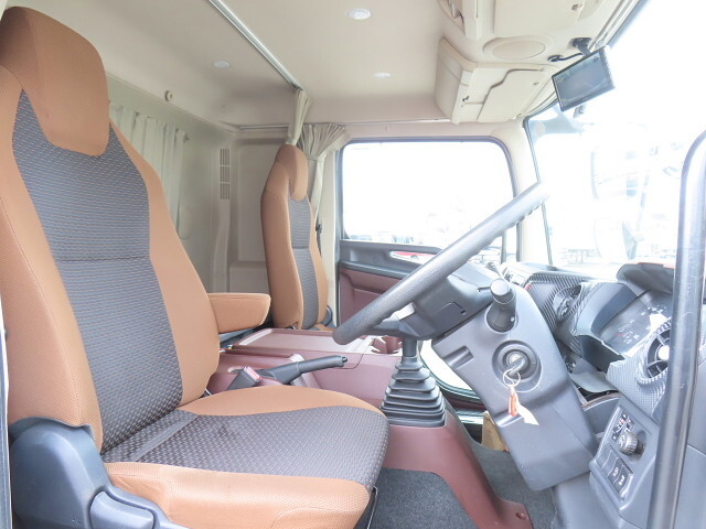 日野レンジャーアルミウイング中型（4t）[写真18]