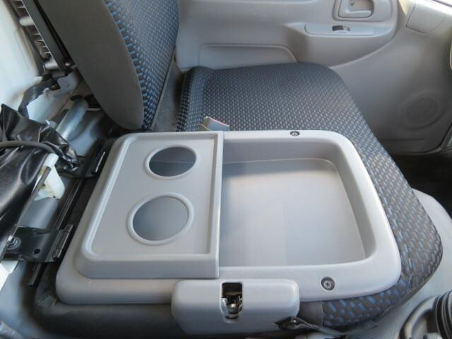 日野デュトロアルミブロック小型（2t・3t）[写真10]