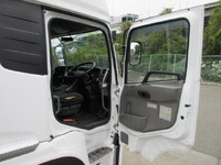 日産クオントレーラーヘッド（トラクターヘッド）大型（10t）[写真18]