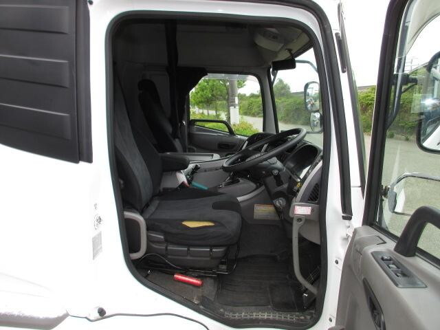 日産クオントレーラーヘッド（トラクターヘッド）大型（10t）[写真18]