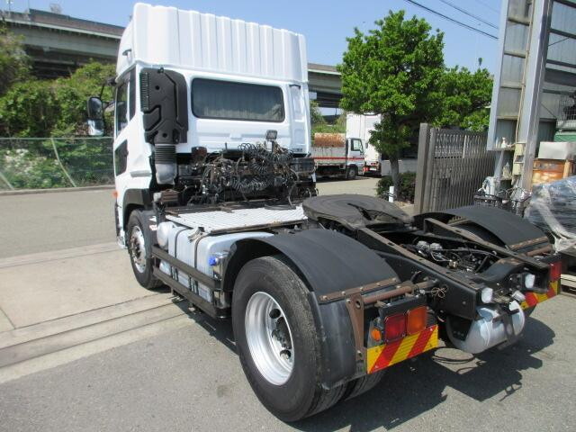 日産クオントレーラーヘッド（トラクターヘッド）大型（10t）[写真04]