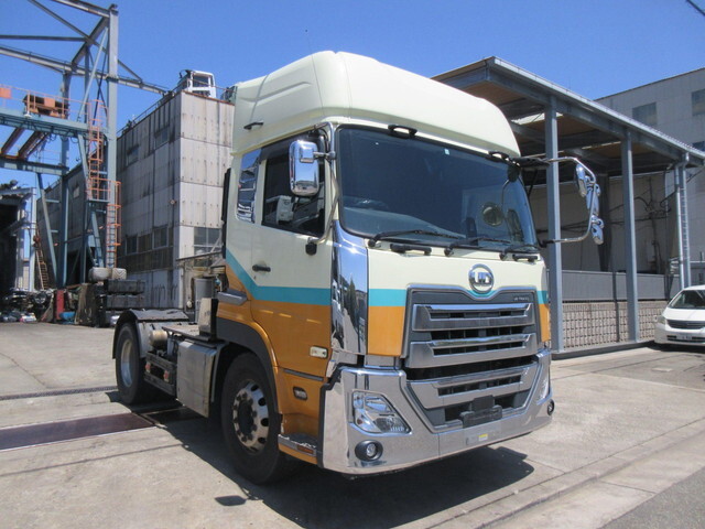 日産クオントレーラーヘッド（トラクターヘッド）大型（10t）[写真03]