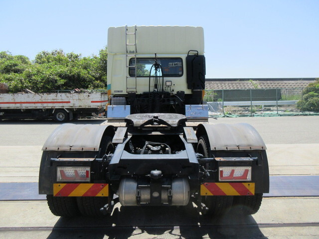 日産クオントレーラーヘッド（トラクターヘッド）大型（10t）[写真05]