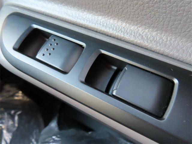 三菱ふそうキャンター平ボディ小型（2t・3t）[写真17]