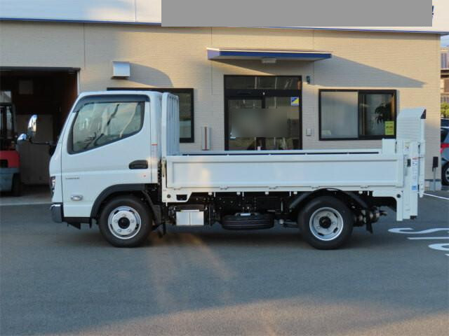 三菱ふそうキャンター平ボディ小型（2t・3t）[写真03]