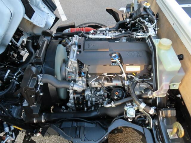 三菱ふそうキャンター平ボディ小型（2t・3t）[写真32]