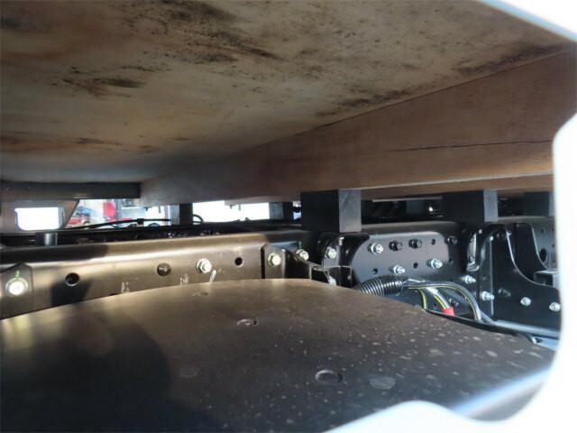 三菱ふそうキャンター平ボディ小型（2t・3t）[写真34]