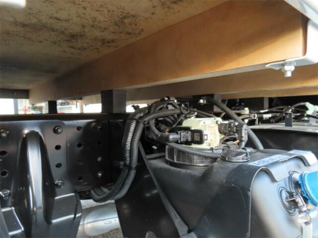 三菱ふそうキャンター平ボディ小型（2t・3t）[写真36]