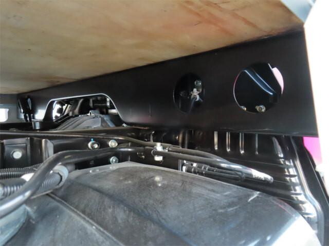 三菱ふそうキャンター平ボディ小型（2t・3t）[写真37]