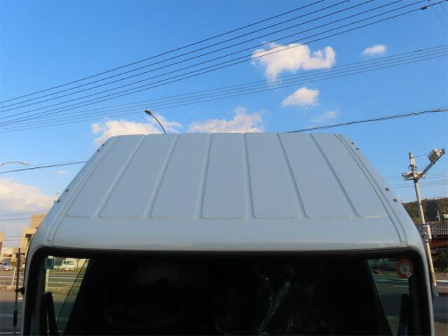 三菱ふそうキャンター平ボディ小型（2t・3t）[写真06]