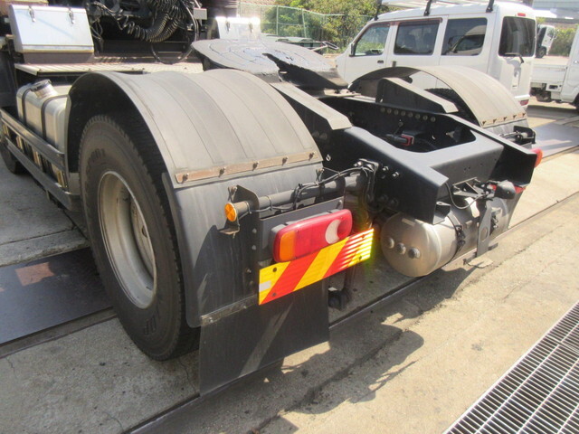 日産クオントレーラーヘッド（トラクターヘッド）大型（10t）[写真11]