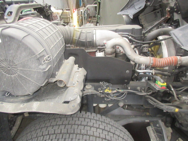 日産クオントレーラーヘッド（トラクターヘッド）大型（10t）[写真17]