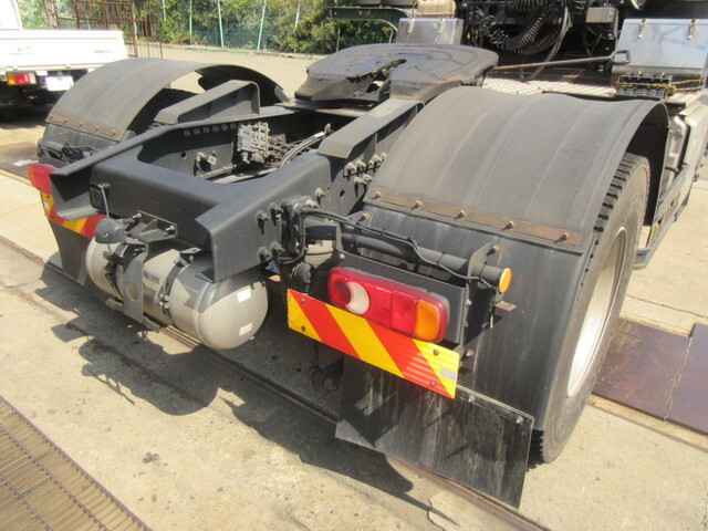 日産クオントレーラーヘッド（トラクターヘッド）大型（10t）[写真09]