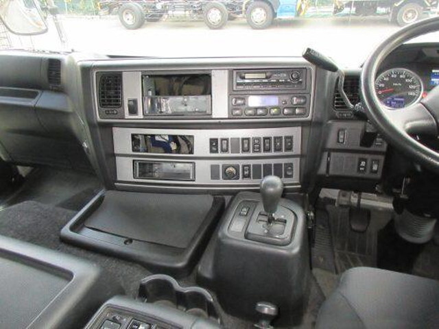 日野プロフィアトレーラーヘッド（トラクターヘッド）大型（10t）[写真18]