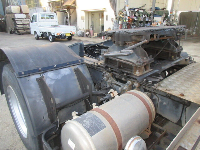 日産クオントレーラーヘッド（トラクターヘッド）大型（10t）[写真09]