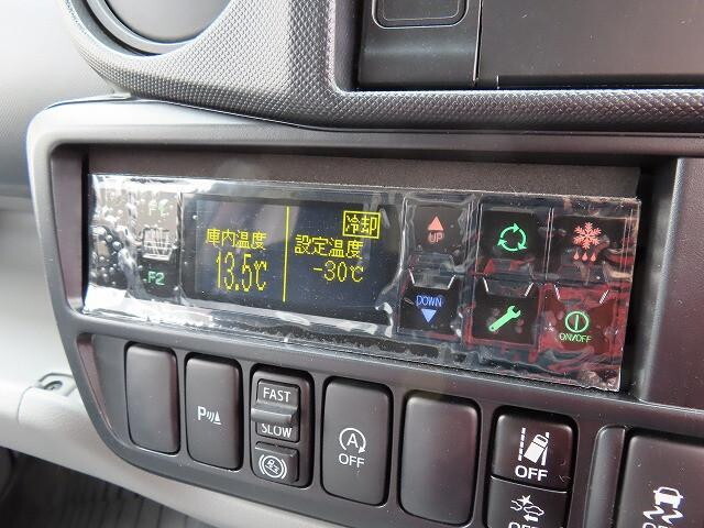 日野デュトロ冷凍車（冷蔵車）小型（2t・3t）[写真20]