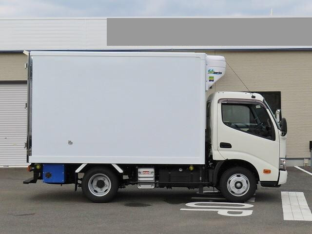 日野デュトロ冷凍車（冷蔵車）小型（2t・3t）[写真04]