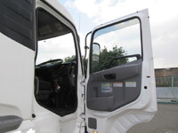 日産クオントレーラーヘッド（トラクターヘッド）大型（10t）[写真18]