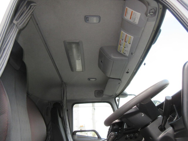 日産クオントレーラーヘッド（トラクターヘッド）大型（10t）[写真20]