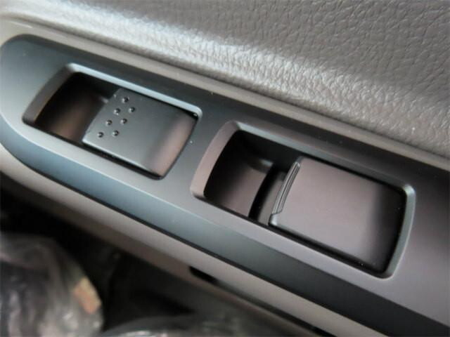 三菱ふそうキャンター平ボディ小型（2t・3t）[写真17]