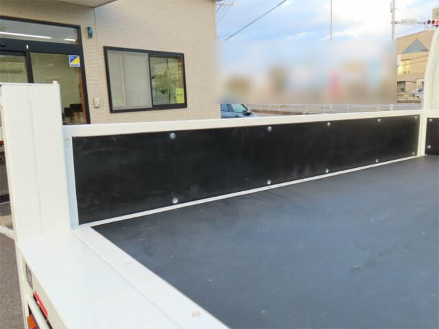 三菱ふそうキャンター平ボディ小型（2t・3t）[写真23]