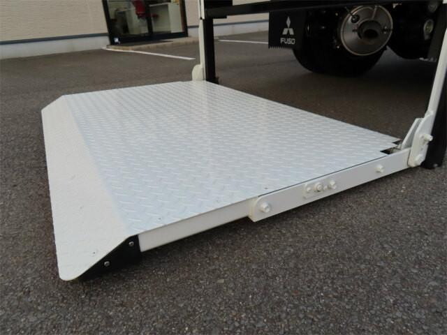 三菱ふそうキャンター平ボディ小型（2t・3t）[写真25]