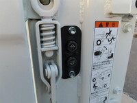 三菱ふそうキャンター平ボディ小型（2t・3t）[写真28]