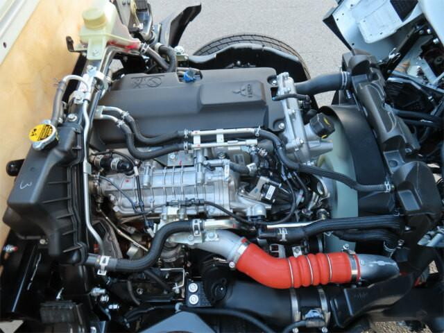 三菱ふそうキャンター平ボディ小型（2t・3t）[写真32]