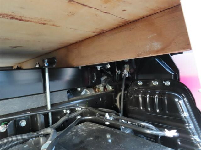 三菱ふそうキャンター平ボディ小型（2t・3t）[写真34]