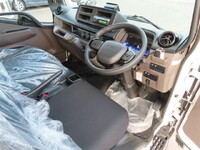 三菱ふそうキャンター平ボディ小型（2t・3t）[写真10]