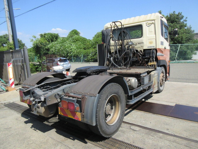 日産クオントレーラーヘッド（トラクターヘッド）大型（10t）[写真02]