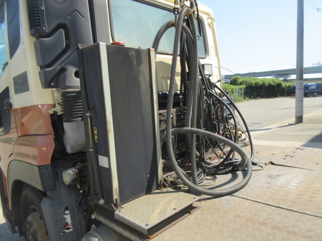 日産クオントレーラーヘッド（トラクターヘッド）大型（10t）[写真21]