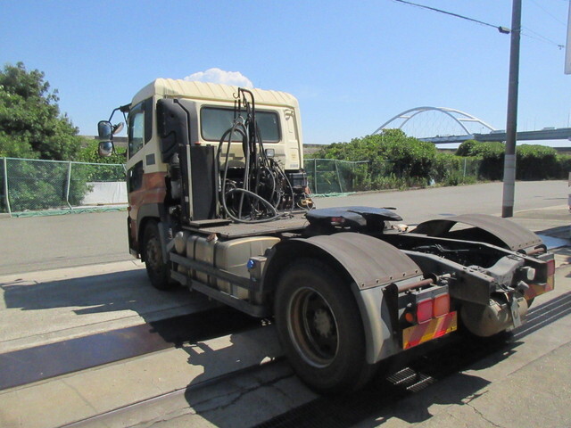 日産クオントレーラーヘッド（トラクターヘッド）大型（10t）[写真04]