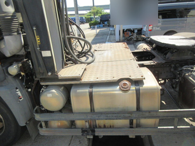 日産クオントレーラーヘッド（トラクターヘッド）大型（10t）[写真08]