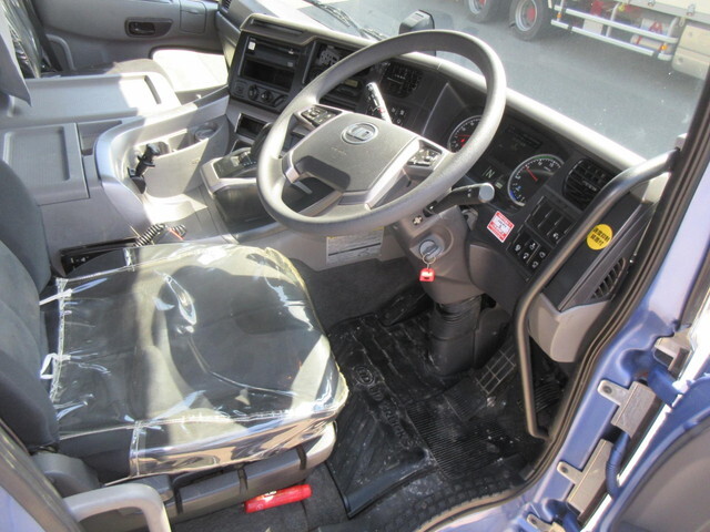 日産クオントレーラーヘッド（トラクターヘッド）大型（10t）[写真18]