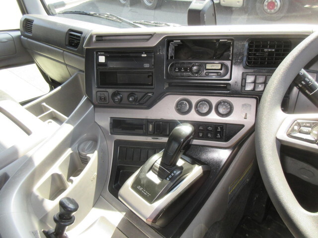 日産クオントレーラーヘッド（トラクターヘッド）大型（10t）[写真19]